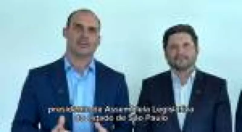 Estratégia da direita para recolocar Eduardo Bolsonaro no jogo político