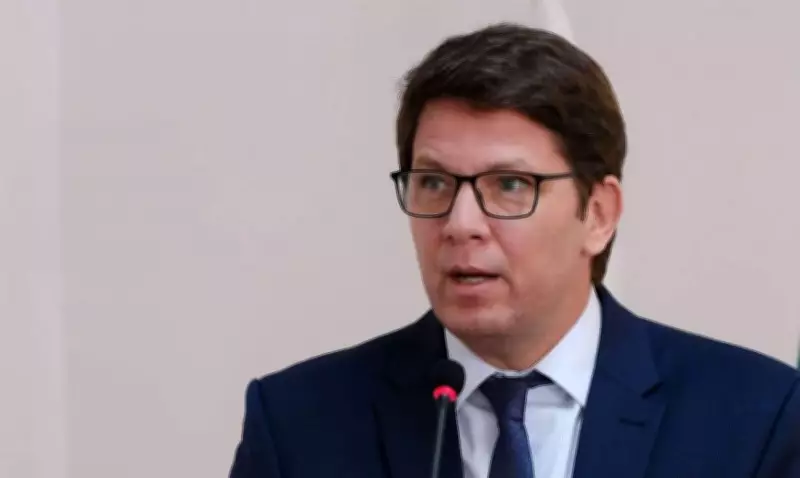 Ex-funcionária revela devolução de salário no gabinete de Mario Frias