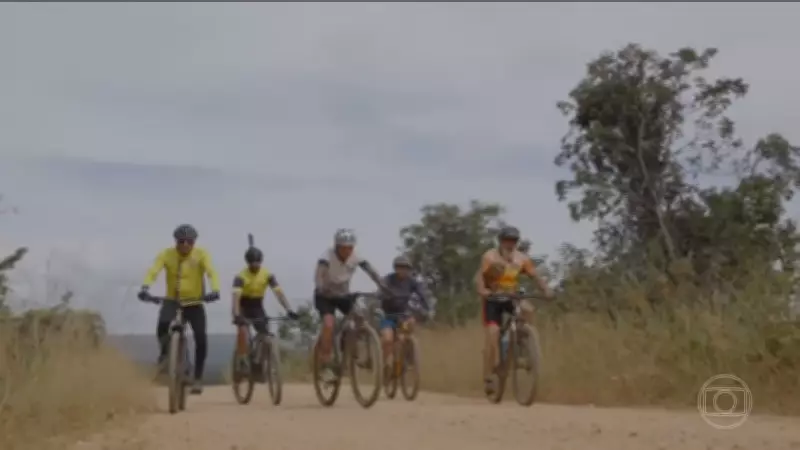 Expedição de ciclistas revive cenários de Guimarães Rosa em 1,8 mil km
