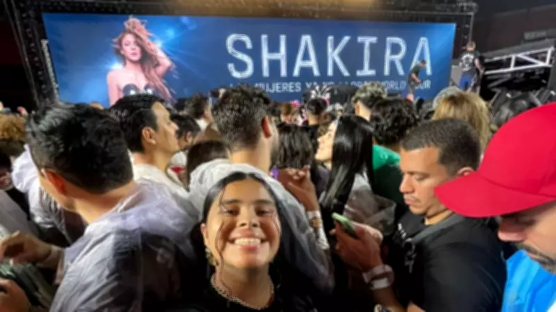 Fã homenageia Shakira com nome de gata e relembra 11h de fila em show