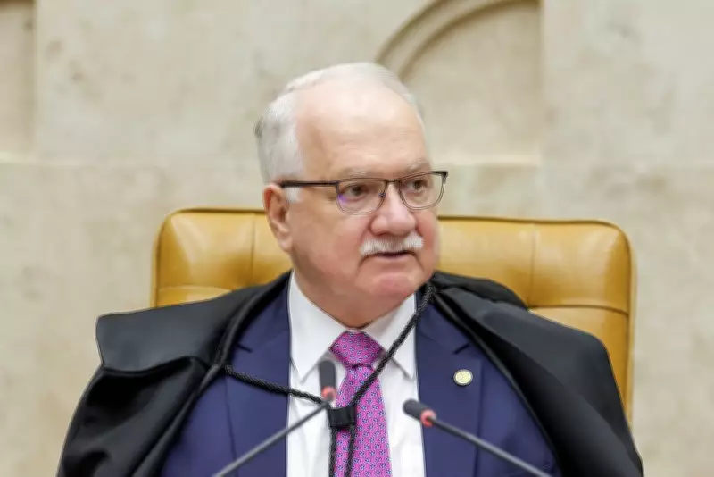Fachin alerta para 'paisagem permanente' de crises nas democracias