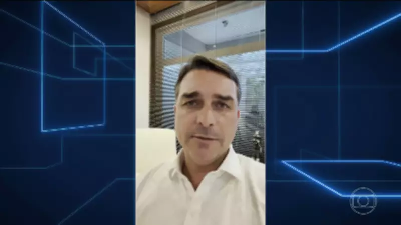 Flávio Bolsonaro cobrou R$ 61 milhões de banqueiro para filme sobre o pai