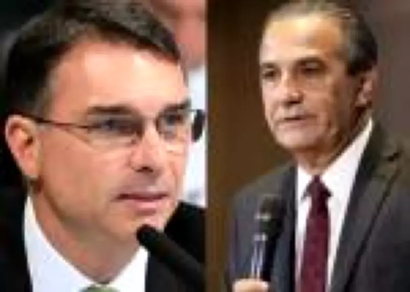Flávio Bolsonaro e Silas Malafaia são denunciados por propaganda antecipada