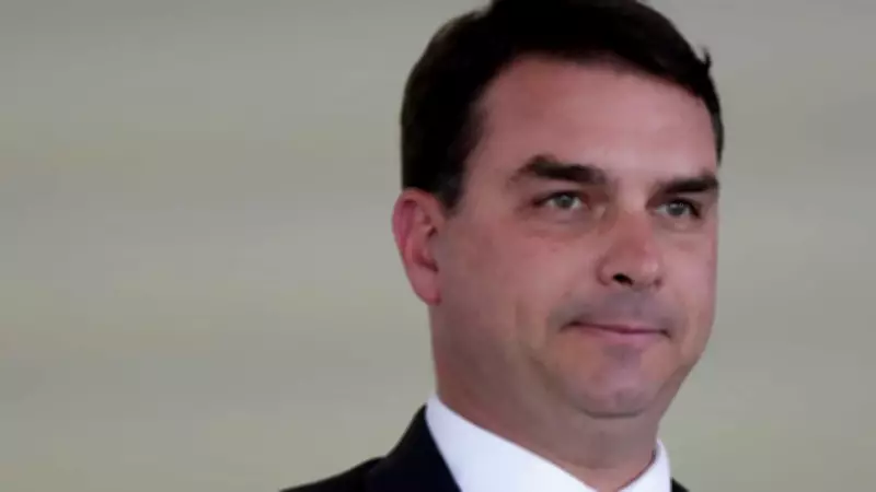 Flávio Bolsonaro propõe suspender reforma tributária por um ano