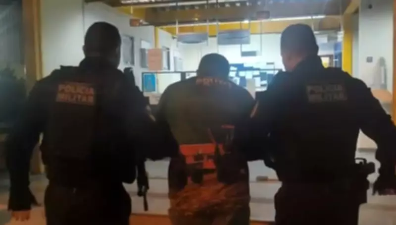 Foragido por homicídio e tráfico é preso com arma e drogas em Cambuci