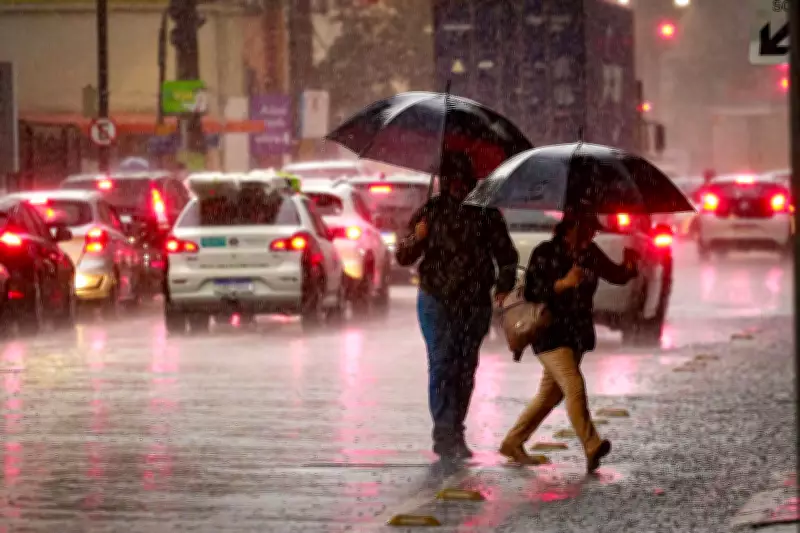 Frente fria avança no Sul e traz chuva forte, granizo e ventos intensos