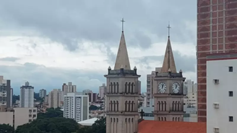 Frente fria chega a Piracicaba com vendaval, queda brusca de temperatura e chuvas intensas