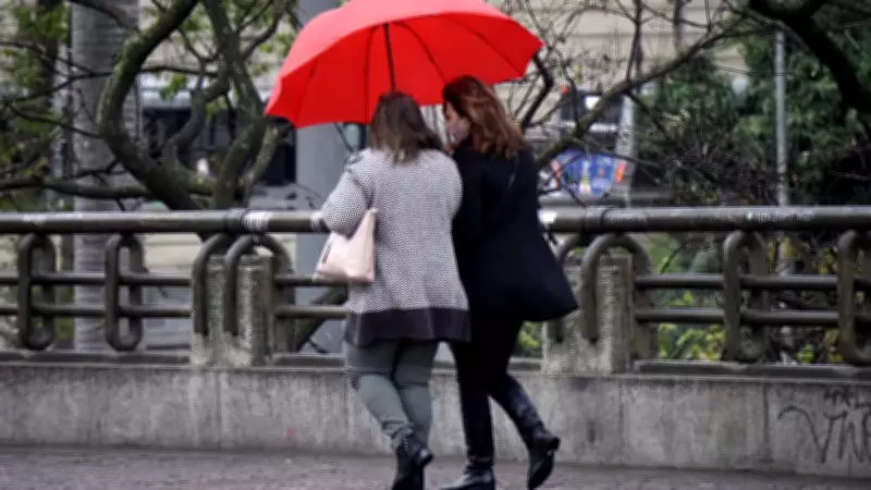 Frio e chuva persistem em SP nesta segunda-feira (25)