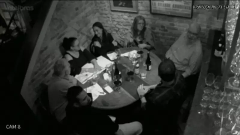 Funcionário relata confusão de Ed Motta e amigos em restaurante no Rio