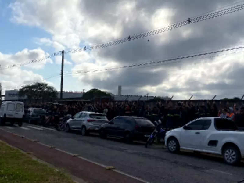 Funcionários da Alstom e Zeentech aprovam estado de greve em Taubaté