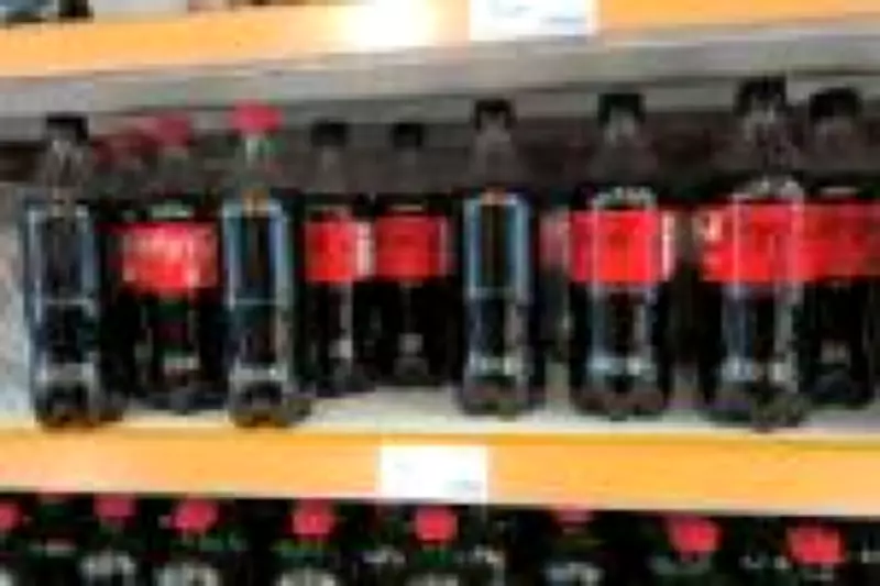 Furto de rótulos de Coca-Cola para pegar figurinhas da Copa vira febre no RS