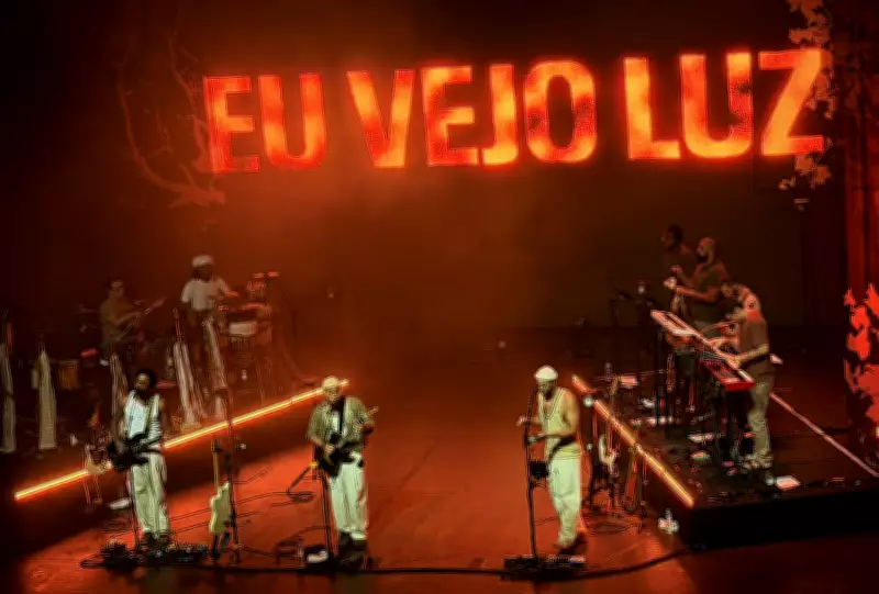 Gilsons brilham na estreia carioca da turnê 'Eu vejo luz' com show envolvente