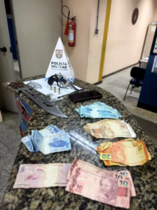 Homem de 40 anos é preso com armas e drogas em Paraíba do Sul