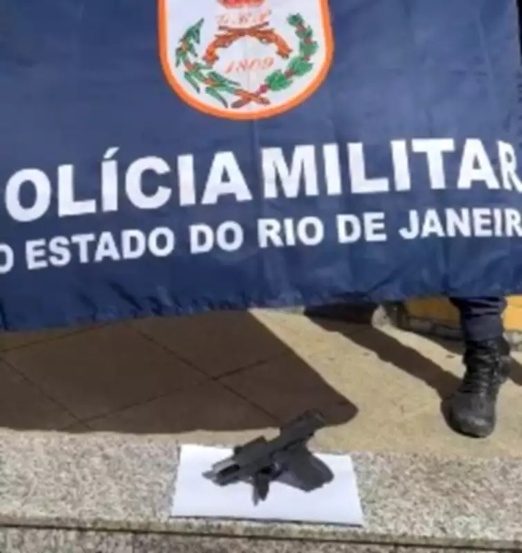 Homem de 45 anos é preso com pistola em Três Rios