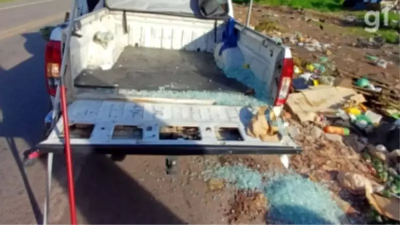 Homem flagrado descartando vidro em rodovia é multado por crime ambiental no MA