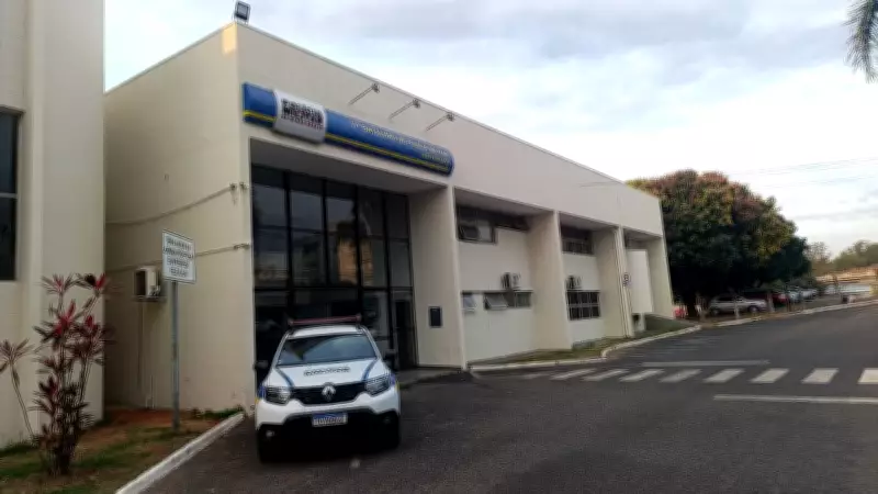 Homem é gravemente ferido a pauladas e facadas ao recusar dividir droga em Uberlândia
