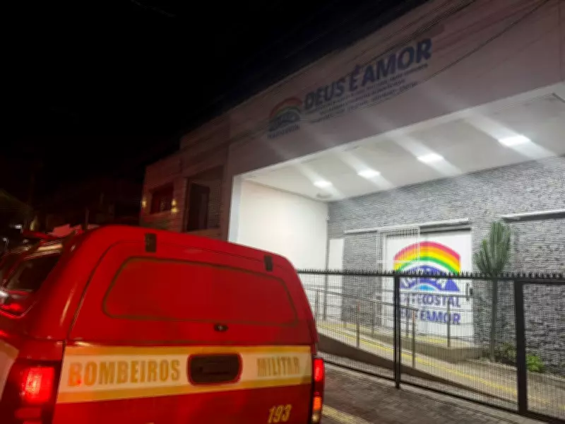 Homem morre e outro fica ferido ao cair de teto de igreja em João Pessoa