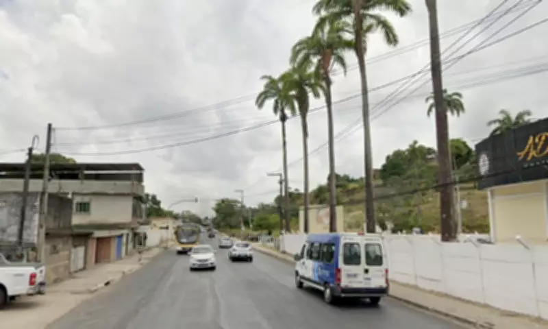 Homem morre em acidente entre carro e caminhão em Jaboatão dos Guararapes