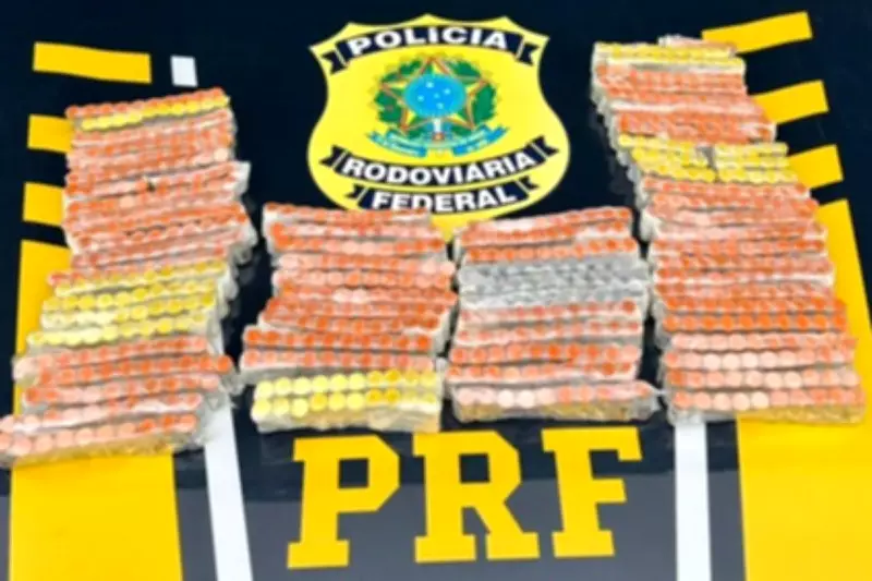 Homem é preso com 710 ampolas de medicamentos emagrecedores em ônibus