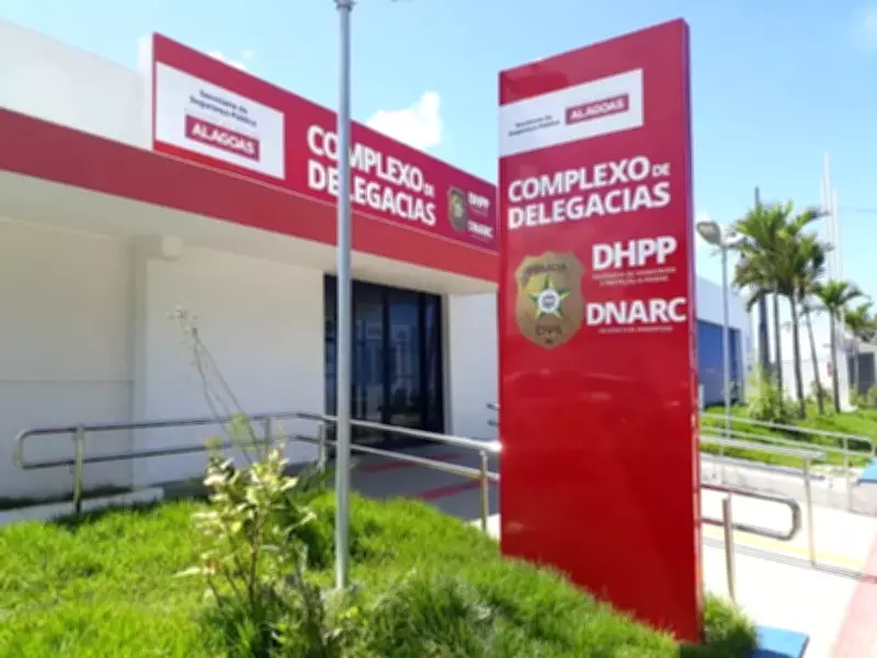 Homem preso suspeito de esfaquear ex-companheira no peito em Maceió