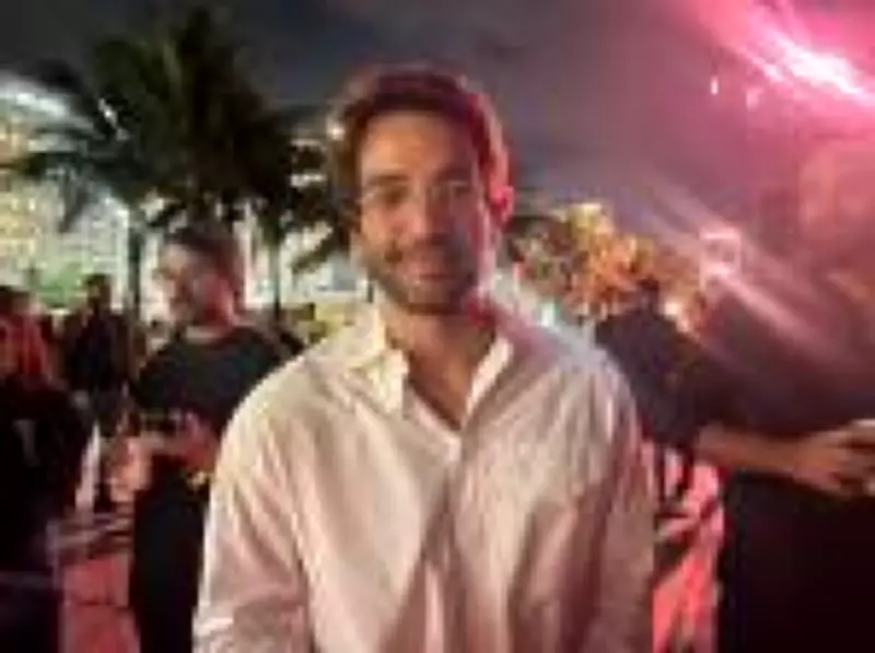 Humberto Carrão esnoba Shakira ao elogiar convidados brasileiros em Copacabana