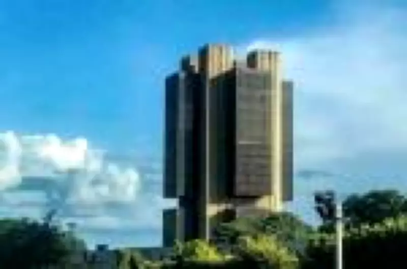 IBC-Br cai 0,7% em março e surpreende mercado com queda em serviços