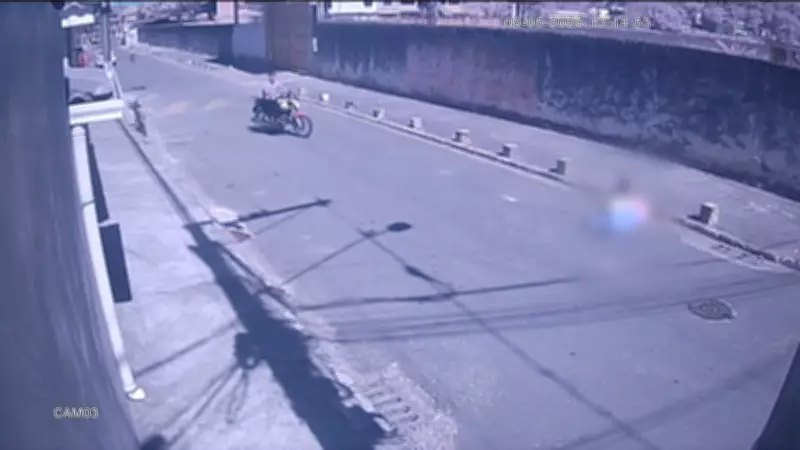 Idosa atropelada por motoqueiro que empinava moto em Magé está em estado gravíssimo
