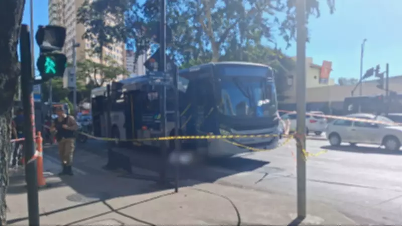 Idosa de 80 anos morre atropelada por ônibus no Centro de BH