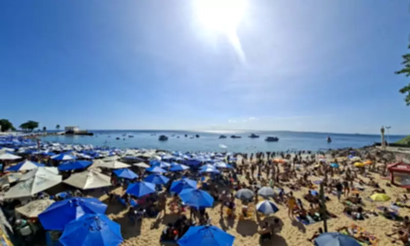 Idoso de 75 anos morre afogado na praia do Porto da Barra, em Salvador