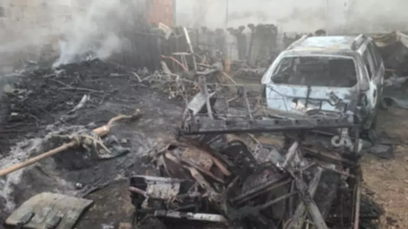 Incêndio atinge ferro-velho em Resende e mobiliza bombeiros