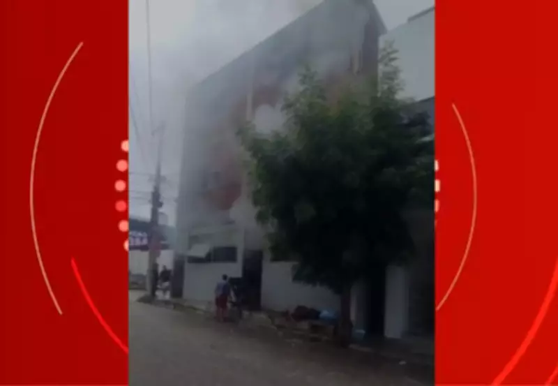 Incêndio atinge loja de tecidos e galpão em Santa Cruz do Capibaribe