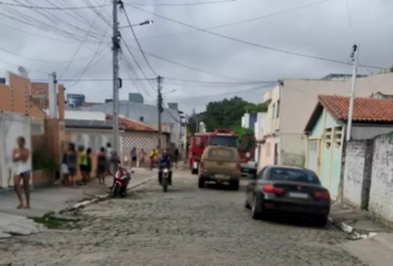 Incêndio em Serrinha mata três crianças; mãe é presa por abandono