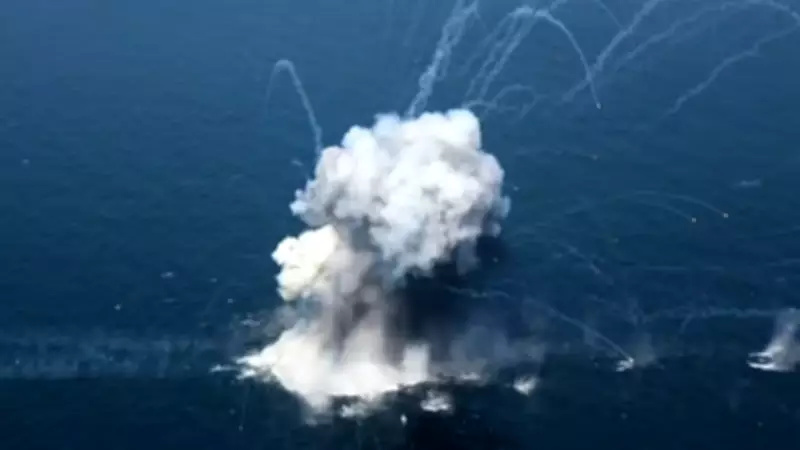 Irã afirma ter atacado navio dos EUA no Estreito de Ormuz
