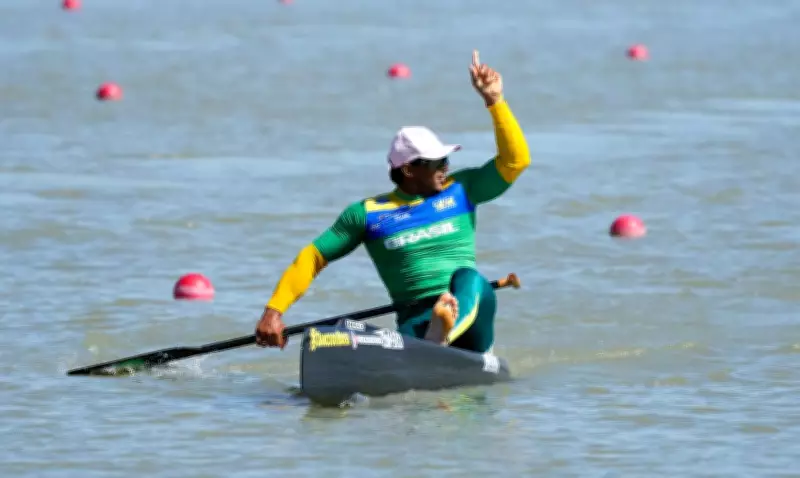Isaquias Queiroz conquista medalha de prata na Copa do Mundo de Canoagem na Hungria