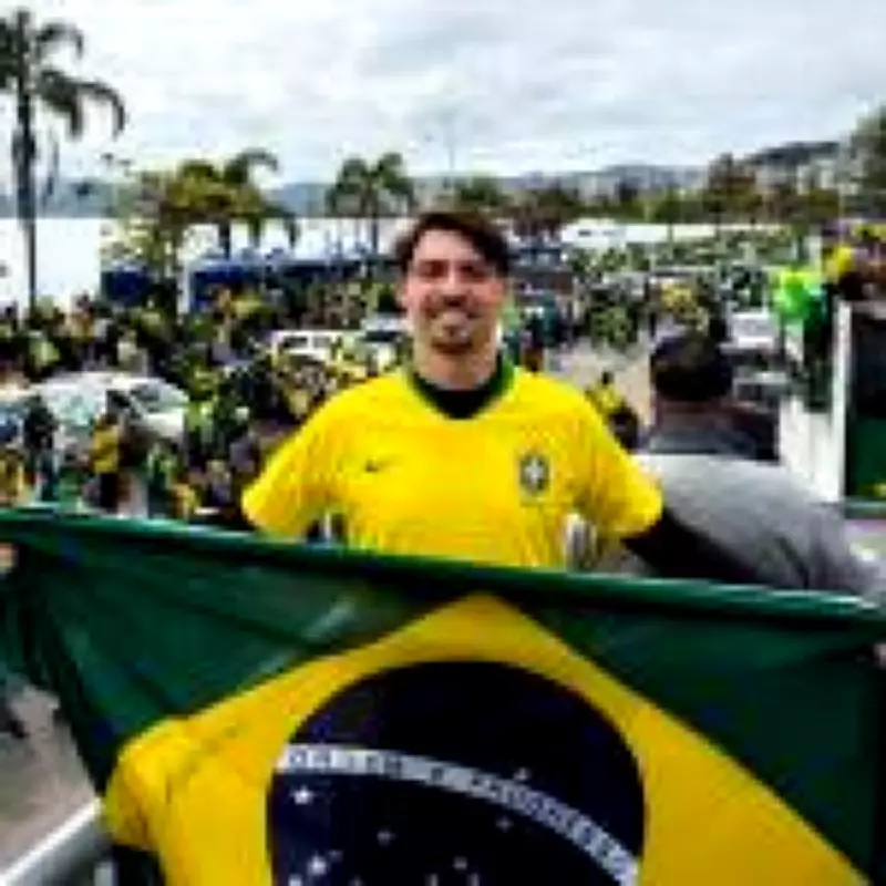 Jair Renan ensaia candidatura a deputado federal e enfrenta desafios em SC