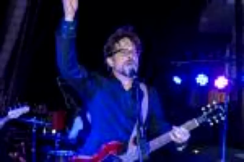 Jason Newsted, ex-Metallica, revela luta contra câncer na garganta