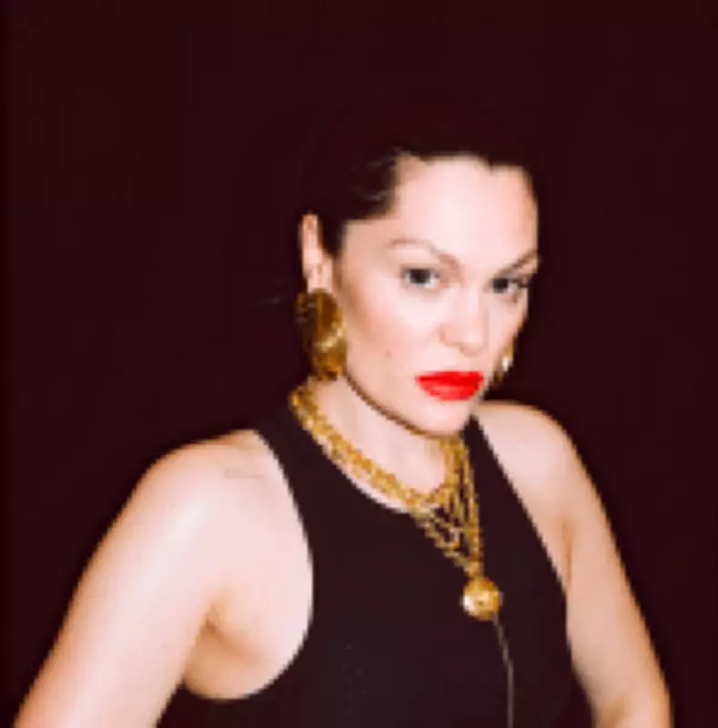 Jessie J celebra remissão do câncer de mama: 'Estou livre'