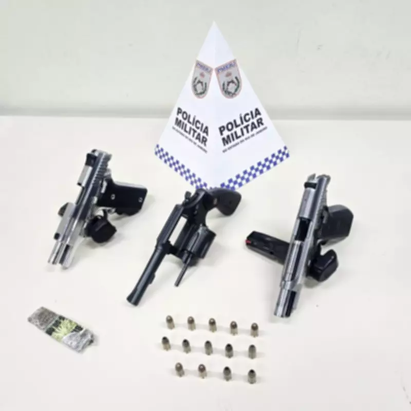 Jovem de 20 anos é preso com armas dentro de ônibus em Sapucaia