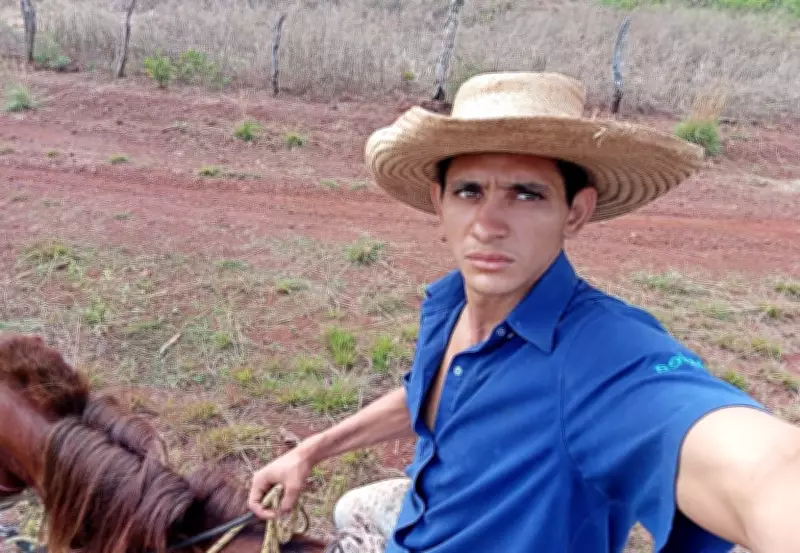 Jovem de 22 anos é aprovado em concurso da PMTO após treinar em riacho e árvore