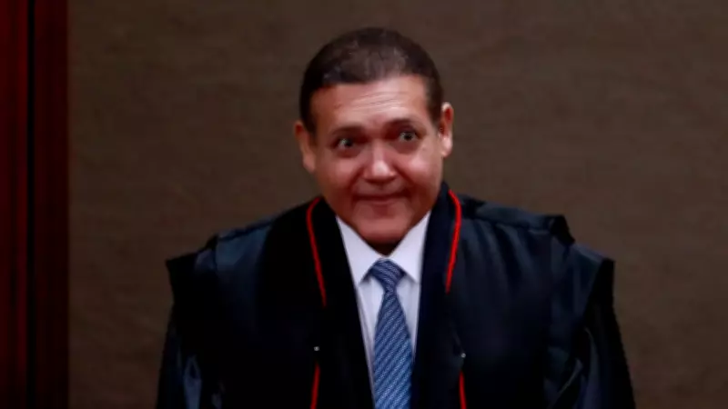 Kassio Nunes Marques assume TSE sob desconfiança de aliados de Bolsonaro