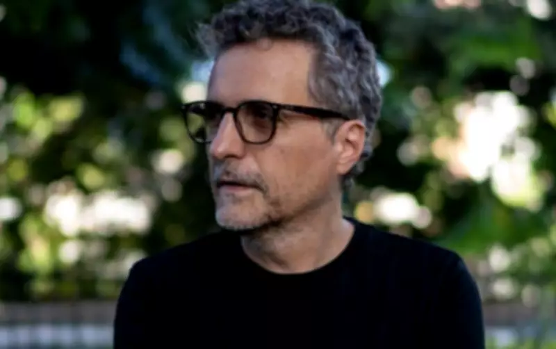 Kleber Mendonça reage a escândalo de Flávio Bolsonaro e defende cinema honesto