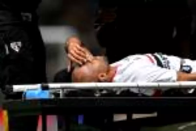 Lucas Moura passa por cirurgia no tendão de Aquiles após lesão grave