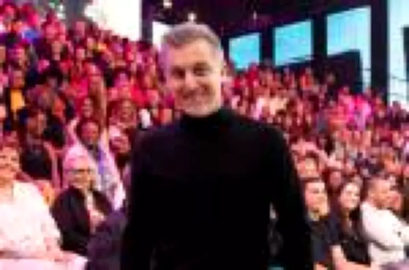 Luciano Huck emociona com tributo às mães e estreia de quadro musical