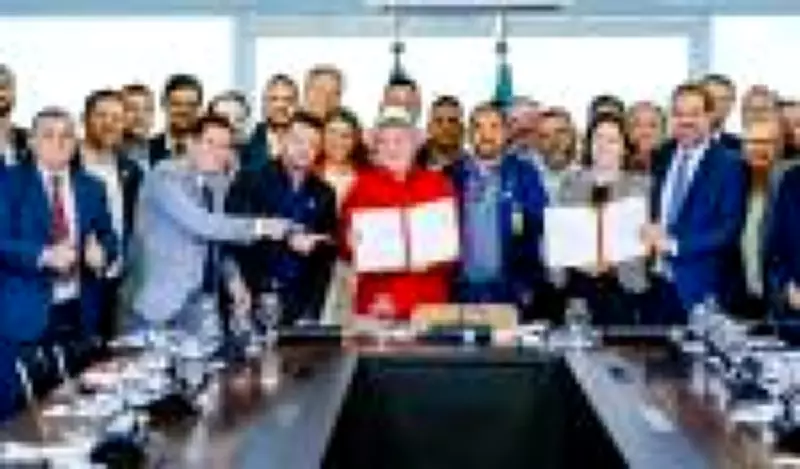 Lula anuncia pacote de R$ 21 bilhões para expandir crédito a caminhões
