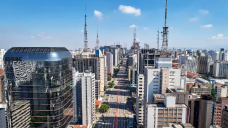 Manifestação na Paulista reúne 50 pessoas em apoio a pautas da direita