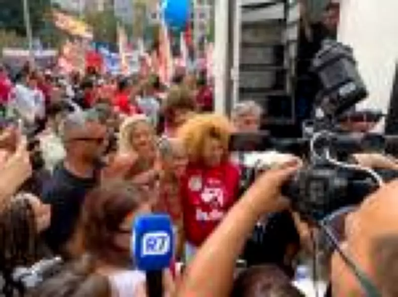 Marina Silva defende fim da escala 6×1 e critica PL da Dosimetria em ato em SP