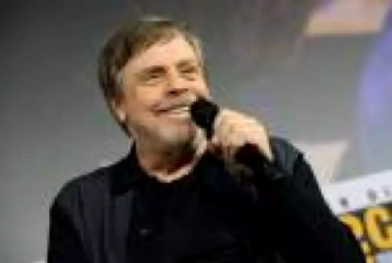 Mark Hamill se desculpa por postagem polêmica sobre Trump