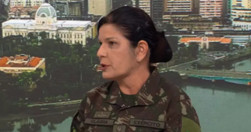Médica recifense Cláudia Cacho é a 1ª mulher general do Exército