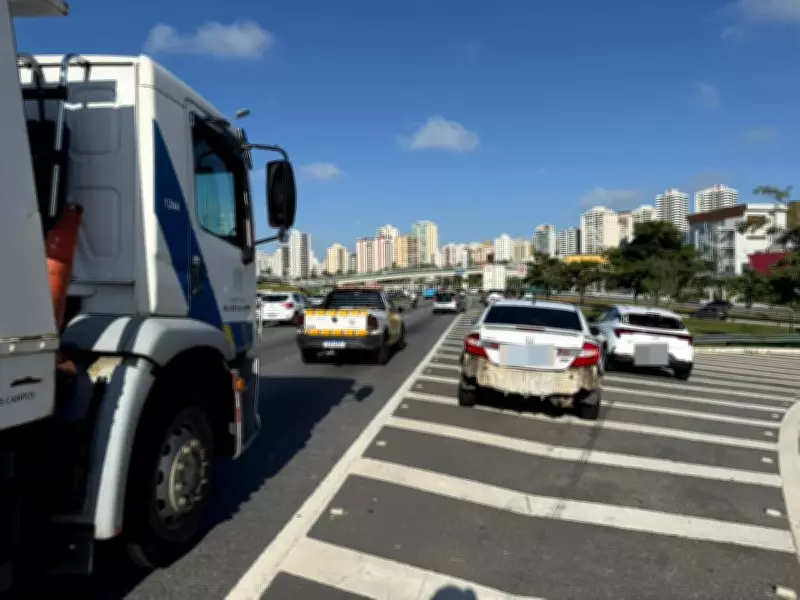 Motociclista fica ferido em acidente com seis veículos no Anel Viário