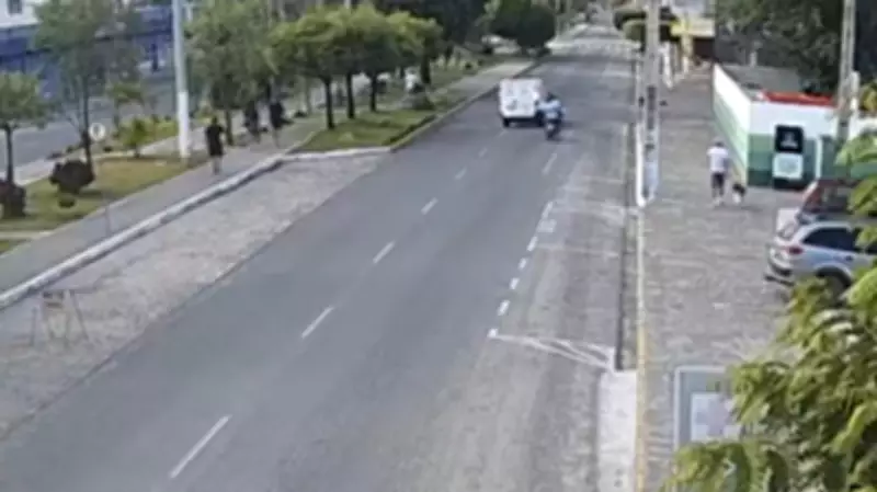 Motociclista morre ao colidir em ambulância em Santa Cruz do Capibaribe